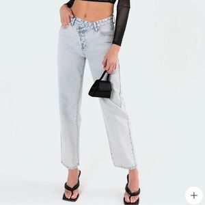 Cute edikted mom cross over jeans never worn